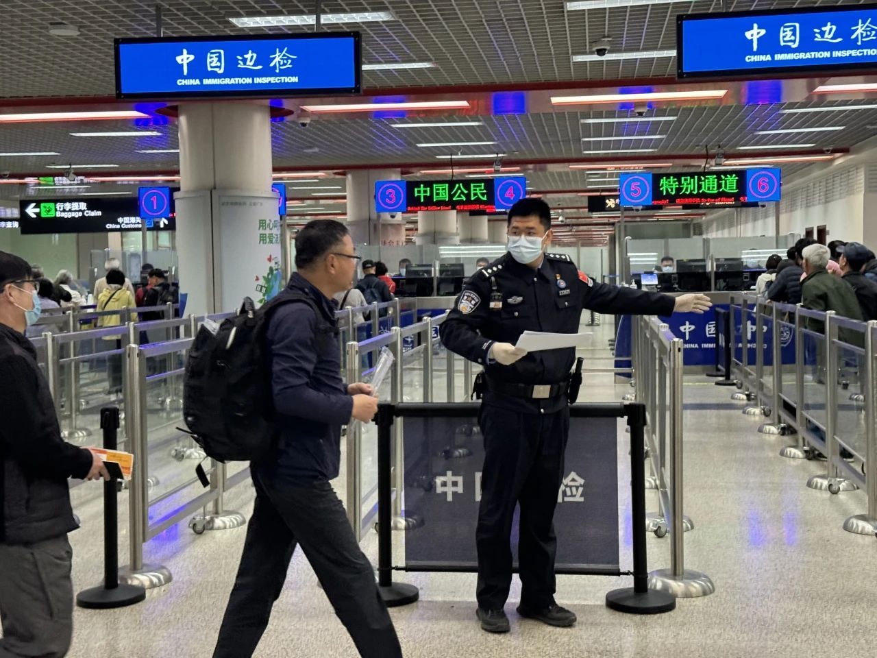 随着出入境政策的持续优化和旅游热潮的强劲推动,石家庄口岸旅客数量